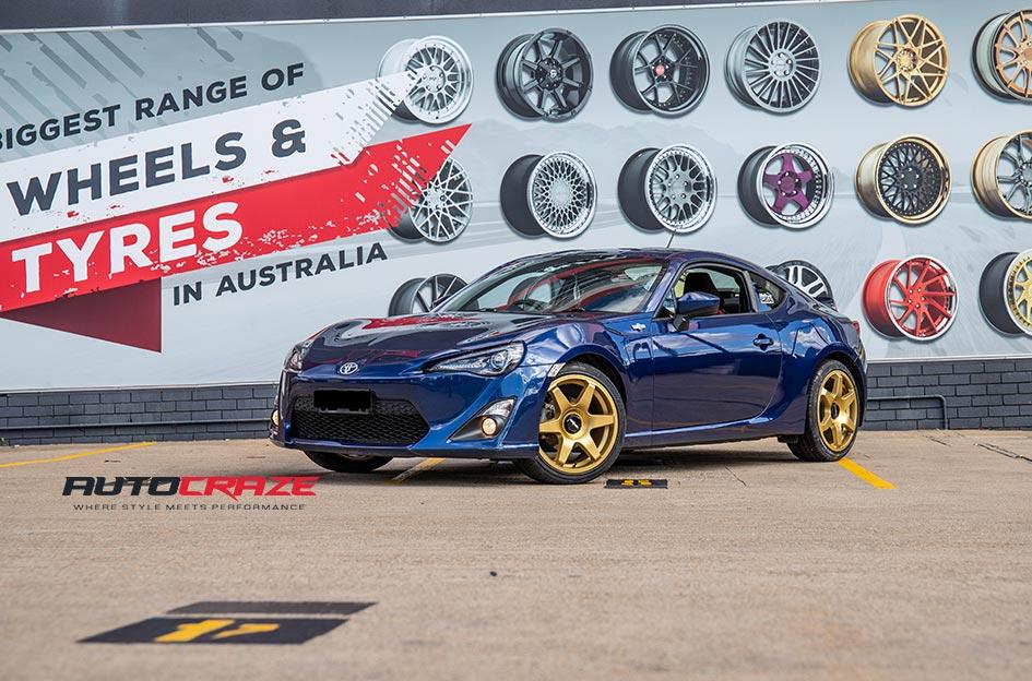 TOYOTA 86 SIX GOLD